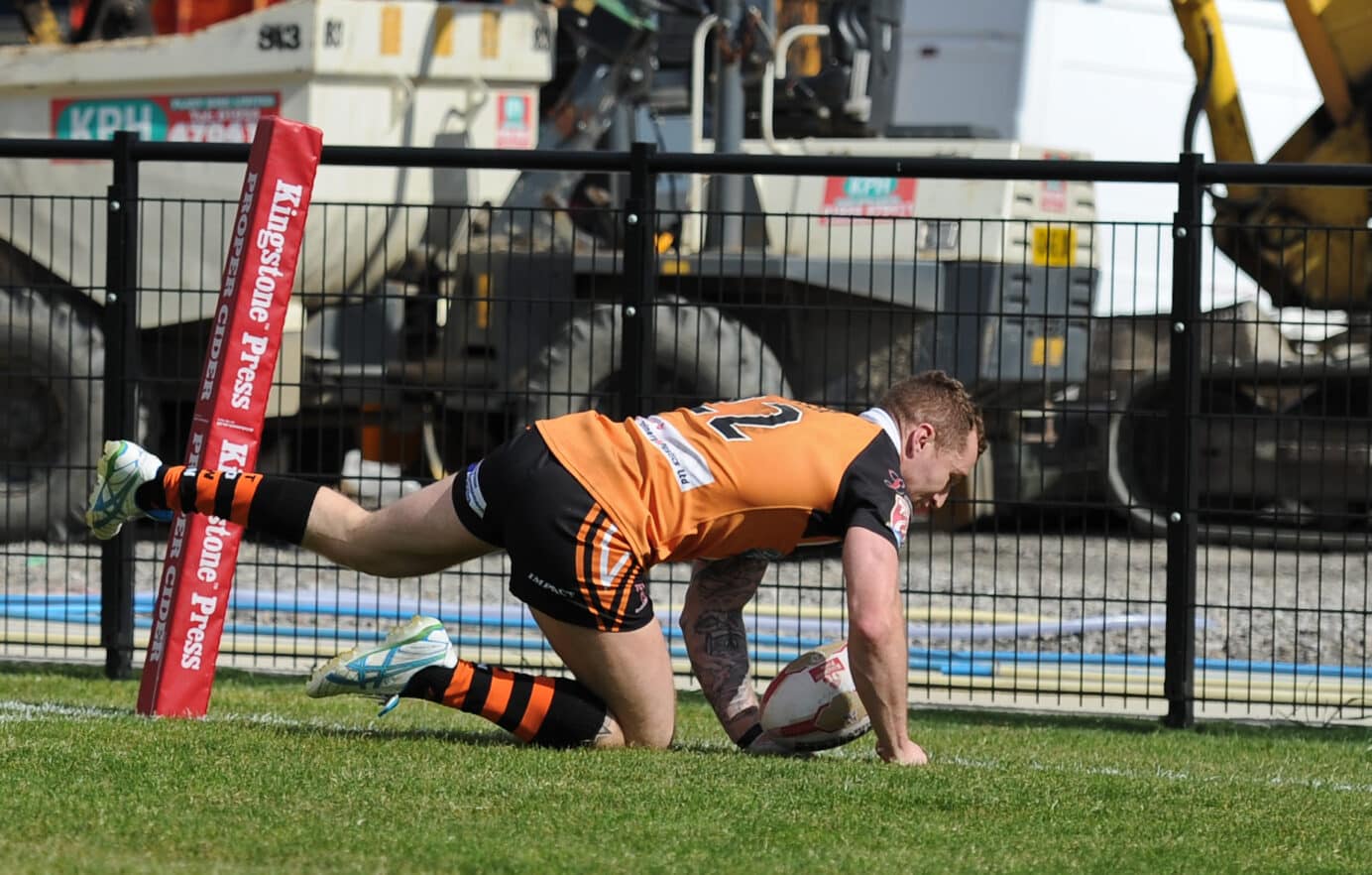 2015 - Dewsbury v Workington - Elliot Miller dives on a kick through to make it 20-18 with seconds left